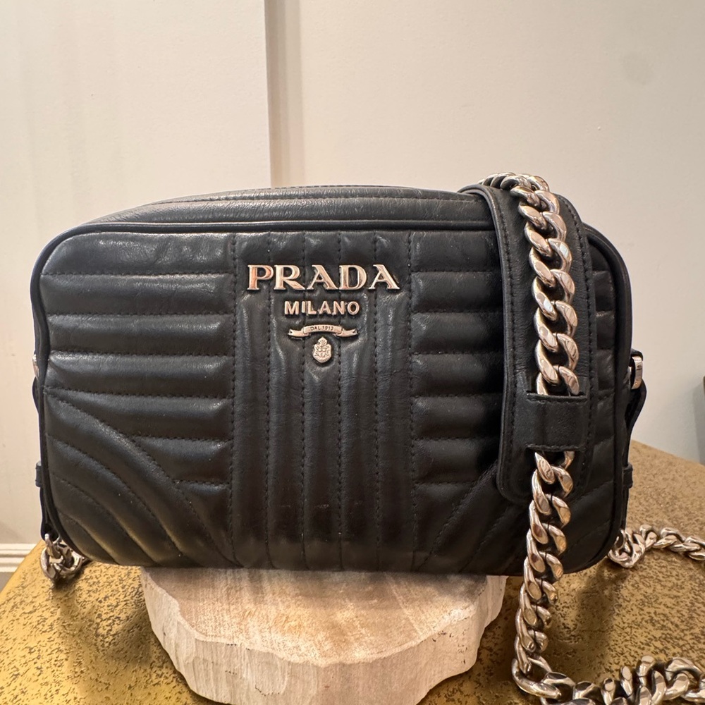 PRADA Diagramme Black Quilted Leather Camera Bag Crossbody Silver Chain - Picture 2 of 11